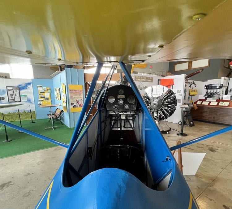 waukesha-hangar-poplar-grove-vintage-wings-and-wheels-museum-photo